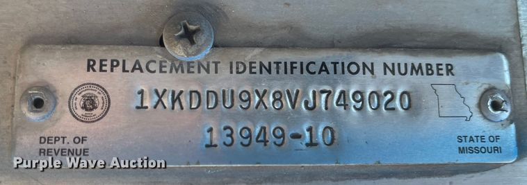 image for item JD9306 1997 Kenworth T800  dump truck