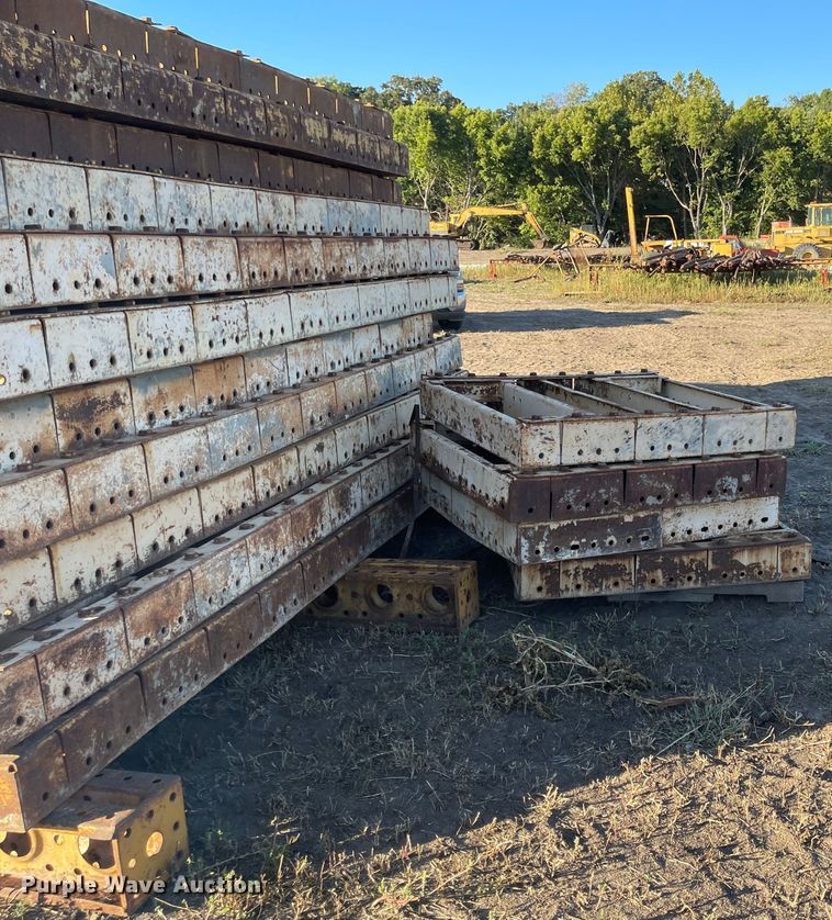 image for item JD9334 (43) EFCO Redi-Radius concrete wall forms