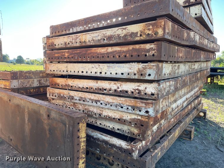 image for item JD9334 (43) EFCO Redi-Radius concrete wall forms