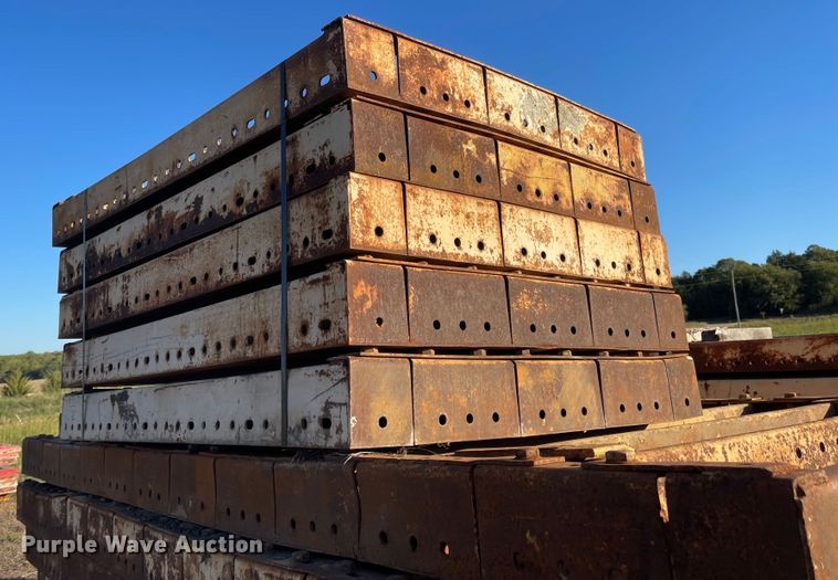 image for item JD9334 (43) EFCO Redi-Radius concrete wall forms