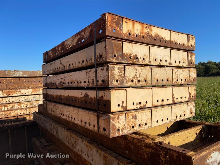 image for item JD9334 (43) EFCO Redi-Radius concrete wall forms