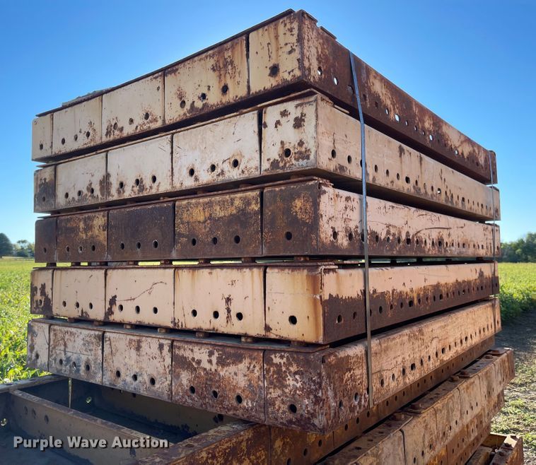 image for item JD9334 (43) EFCO Redi-Radius concrete wall forms