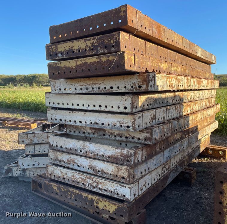 image for item JD9334 (43) EFCO Redi-Radius concrete wall forms