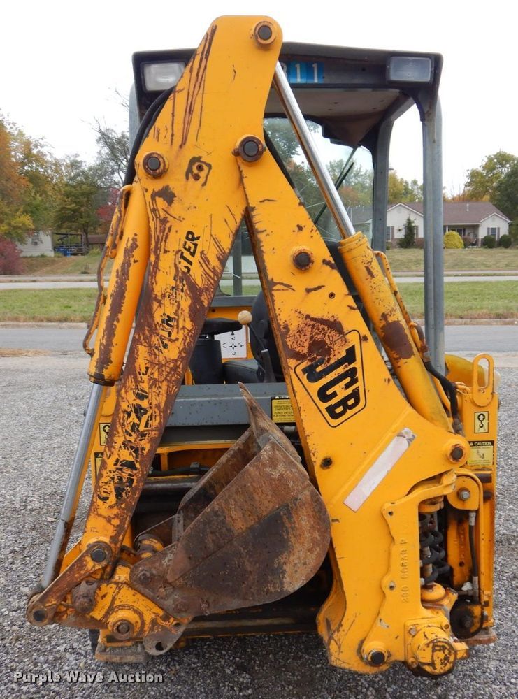 1998 JCB 208S backhoe in Danville, IL Item JL9919 sold Purple Wave