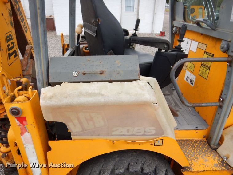 image for item JL9919 1998 JCB 208S  backhoe