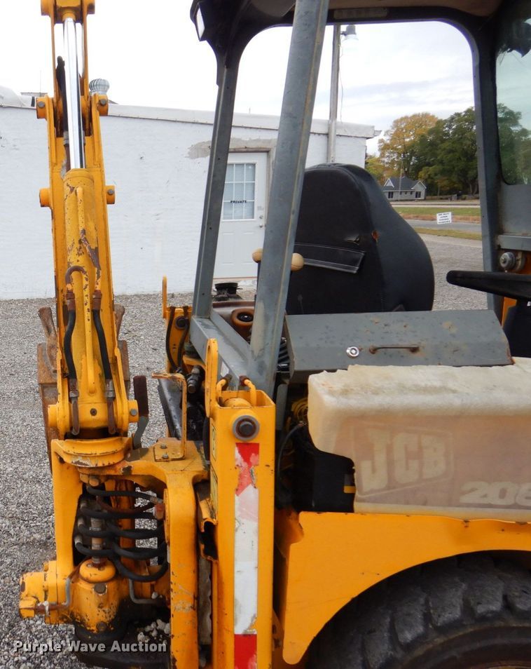 image for item JL9919 1998 JCB 208S  backhoe