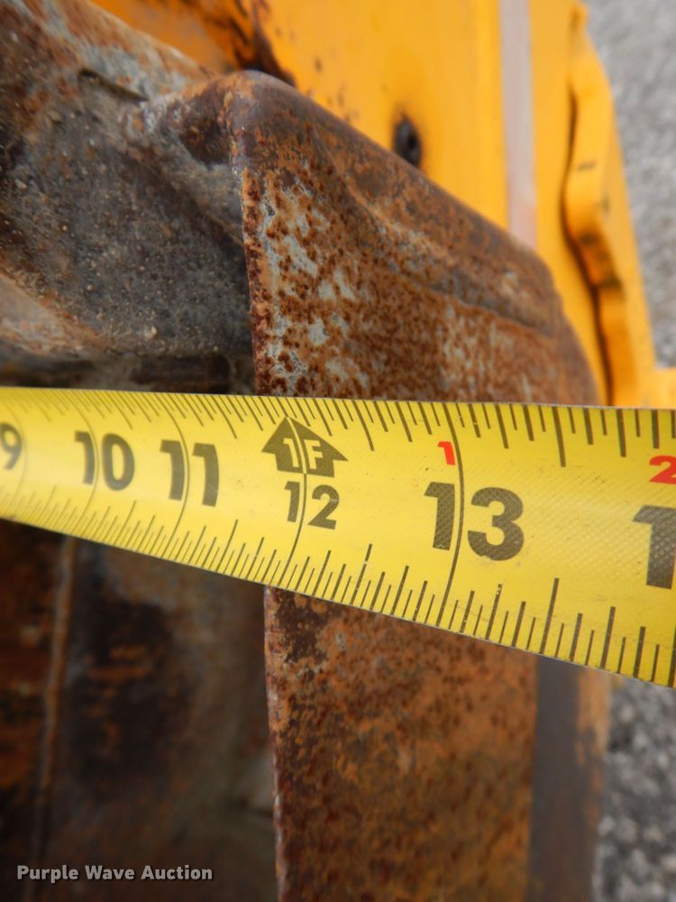 image for item JL9919 1998 JCB 208S  backhoe