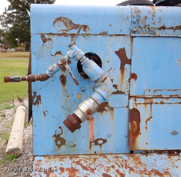 image for item JL9922 Leroi 600D-C  air compressor