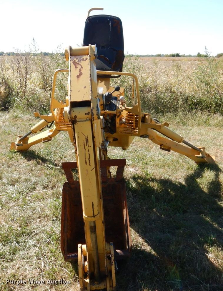 image for item JL9929 Vermeer B600A  backhoe attachment