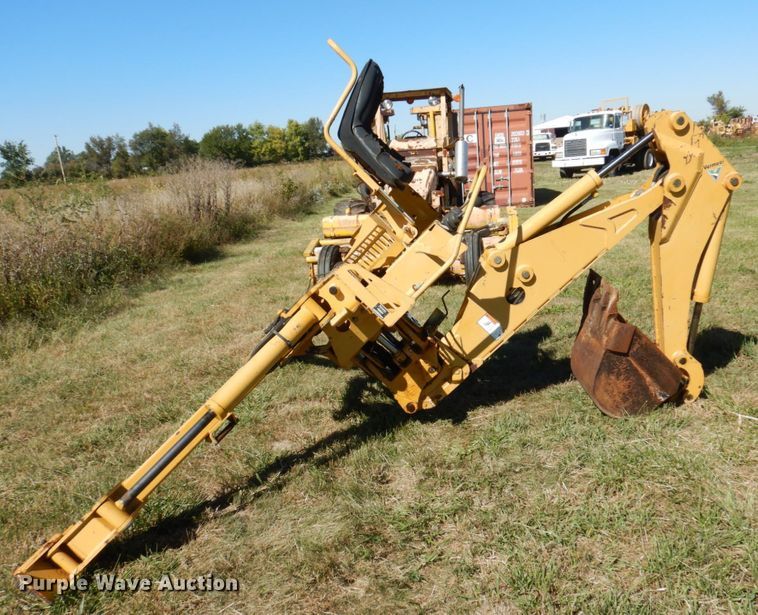 image for item JL9929 Vermeer B600A  backhoe attachment