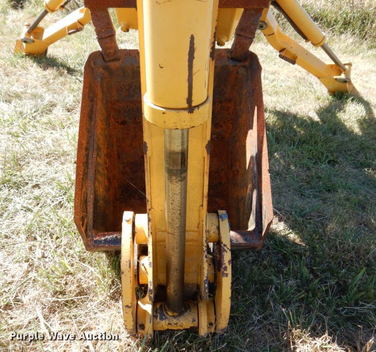 image for item JL9929 Vermeer B600A  backhoe attachment