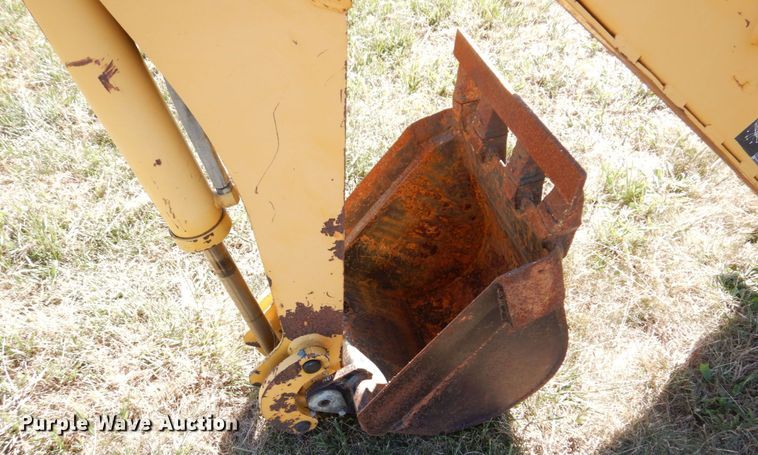 image for item JL9929 Vermeer B600A  backhoe attachment