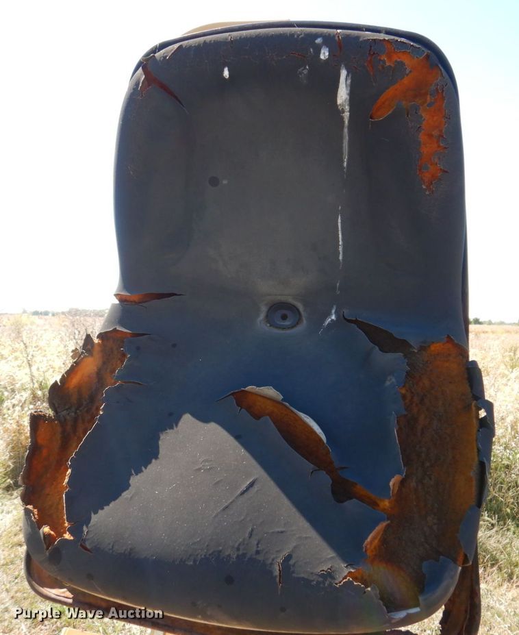 image for item JL9929 Vermeer B600A  backhoe attachment