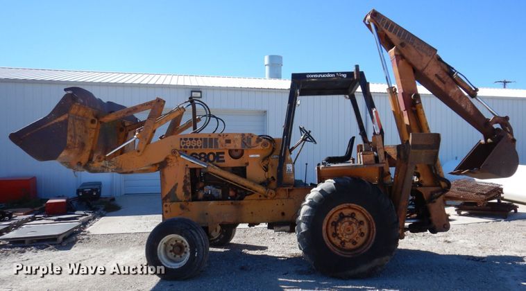 image for item JL9934 1976 Case 680E  backhoe