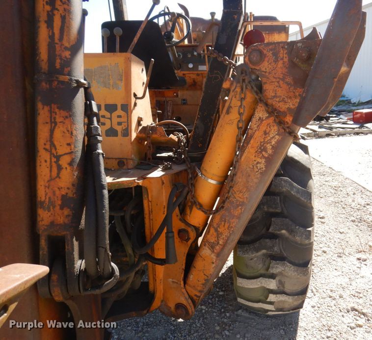 image for item JL9934 1976 Case 680E  backhoe