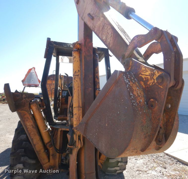 image for item JL9934 1976 Case 680E  backhoe