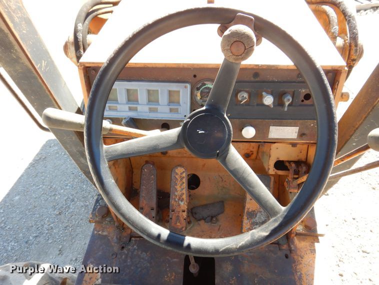 image for item JL9934 1976 Case 680E  backhoe