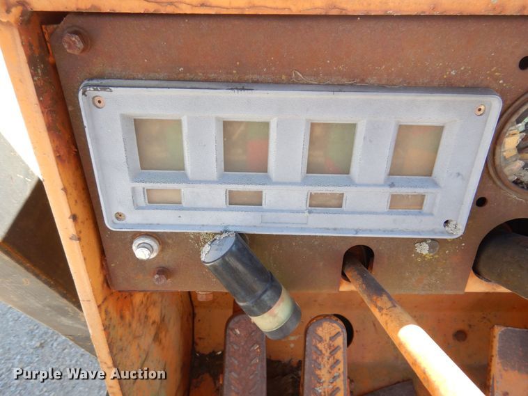 image for item JL9934 1976 Case 680E  backhoe