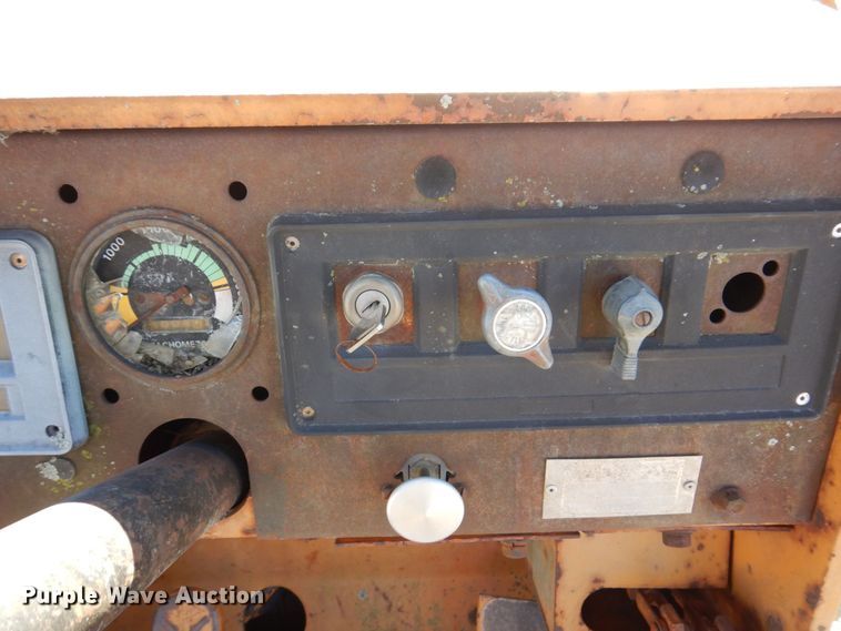 image for item JL9934 1976 Case 680E  backhoe