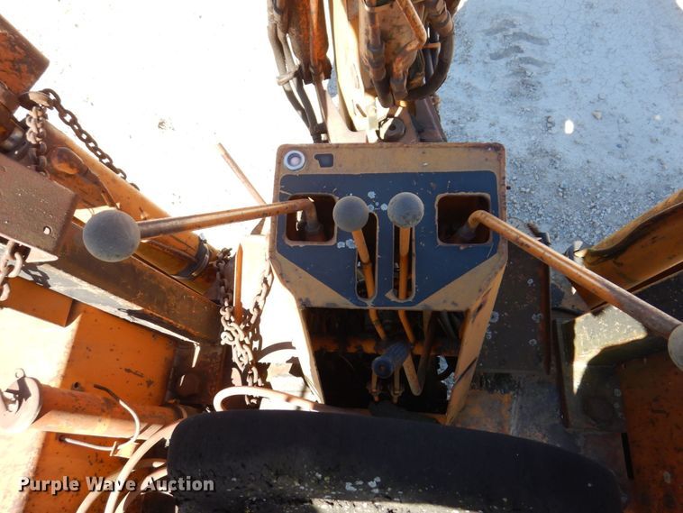 image for item JL9934 1976 Case 680E  backhoe