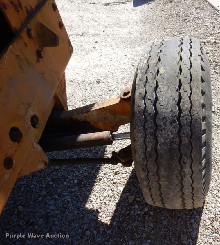 image for item JL9934 1976 Case 680E  backhoe