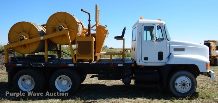 image for item JL9936 1996 Mack CH613  cable puller truck