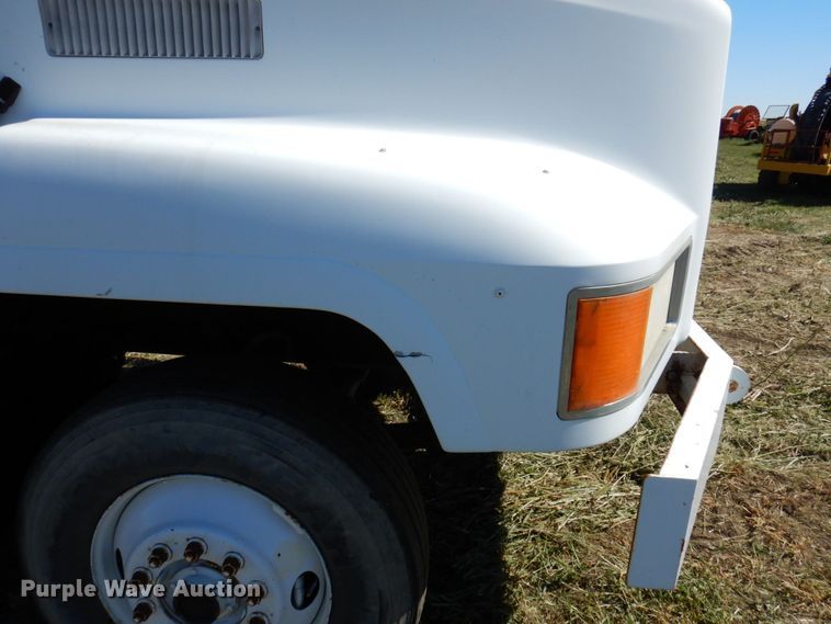 image for item JL9936 1996 Mack CH613  cable puller truck