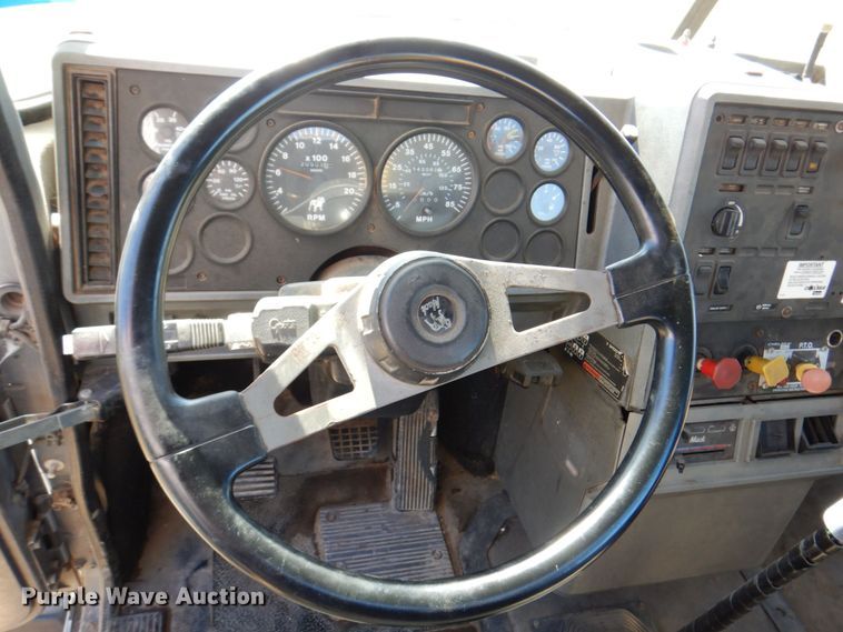 image for item JL9936 1996 Mack CH613  cable puller truck