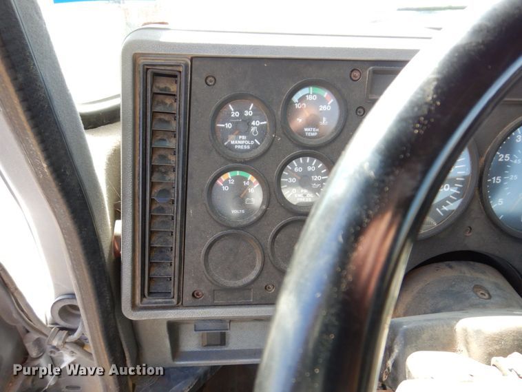 image for item JL9936 1996 Mack CH613  cable puller truck