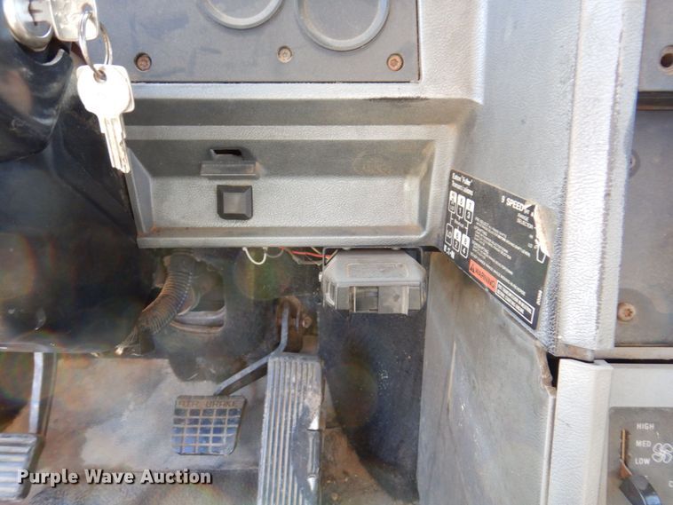 image for item JL9936 1996 Mack CH613  cable puller truck