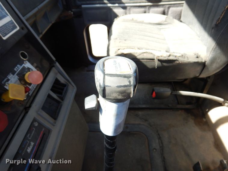 image for item JL9936 1996 Mack CH613  cable puller truck