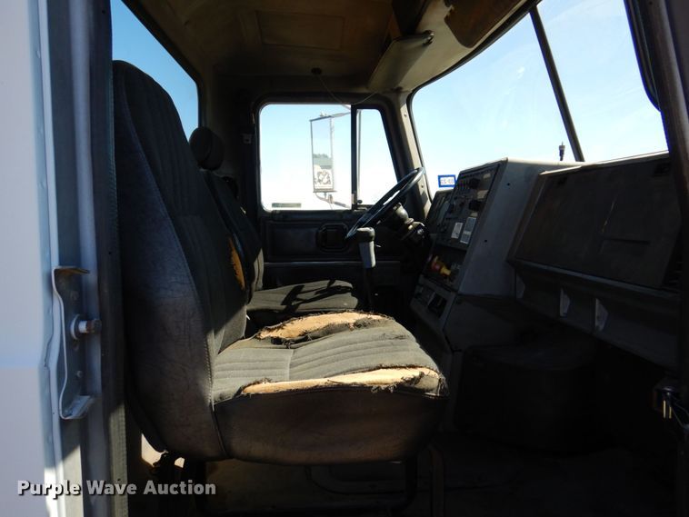 image for item JL9936 1996 Mack CH613  cable puller truck