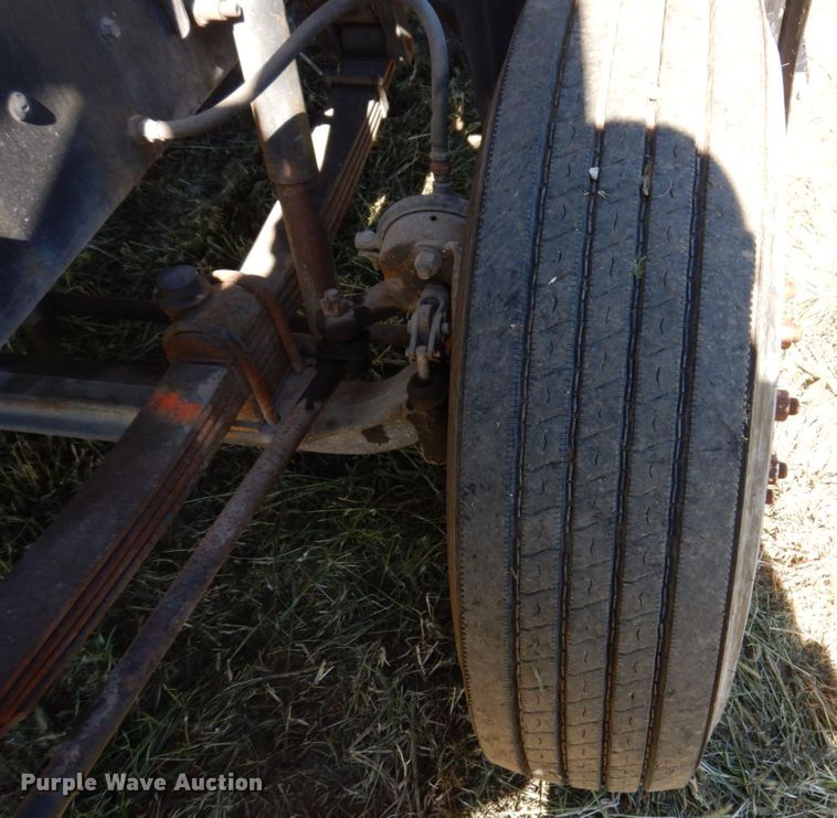 image for item JL9936 1996 Mack CH613  cable puller truck