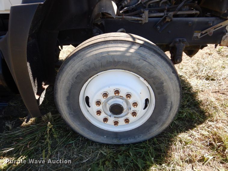 image for item JL9936 1996 Mack CH613  cable puller truck