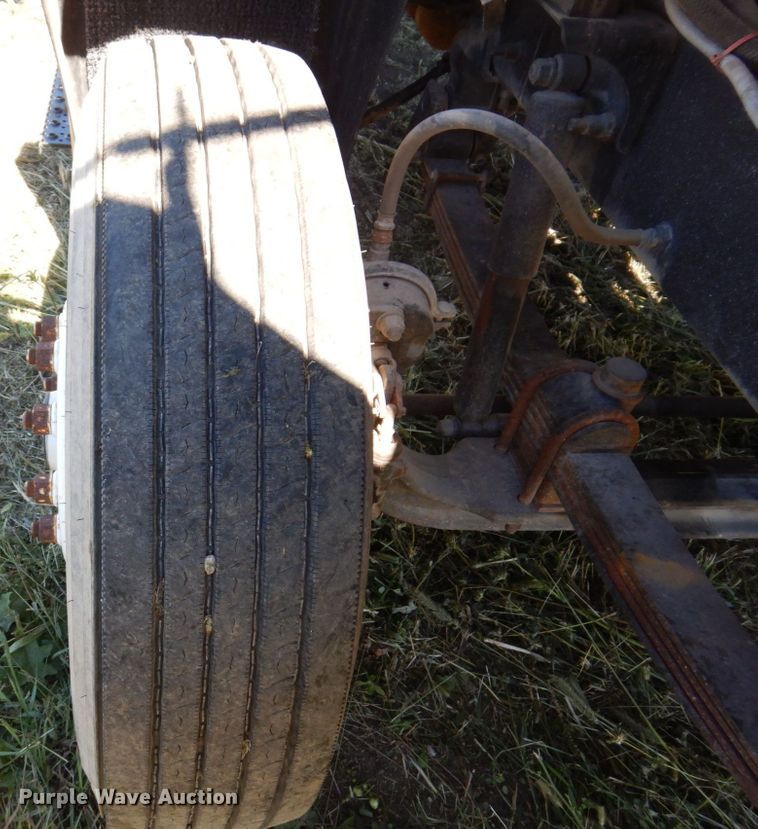 image for item JL9936 1996 Mack CH613  cable puller truck