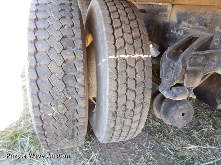 image for item JL9936 1996 Mack CH613  cable puller truck