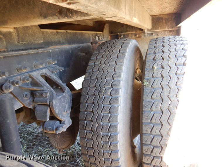 image for item JL9936 1996 Mack CH613  cable puller truck