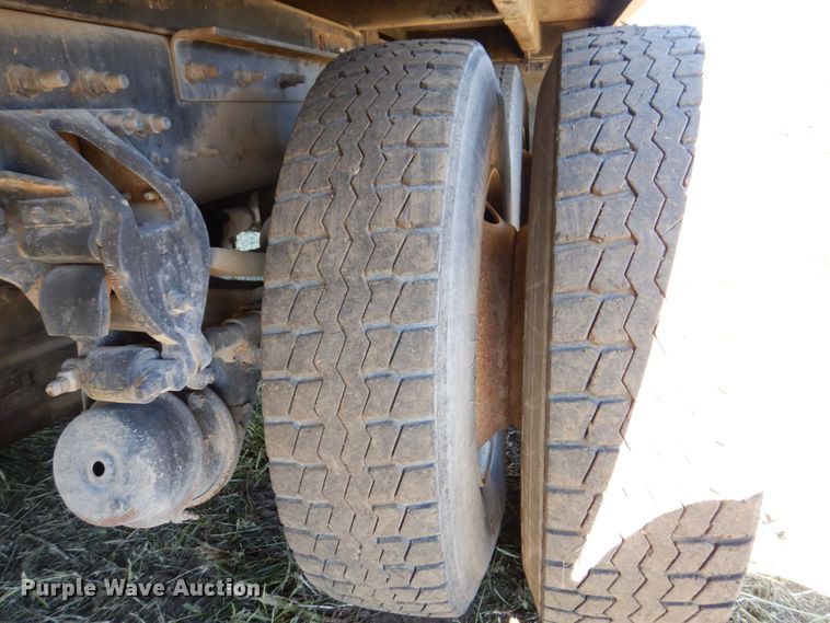 image for item JL9936 1996 Mack CH613  cable puller truck