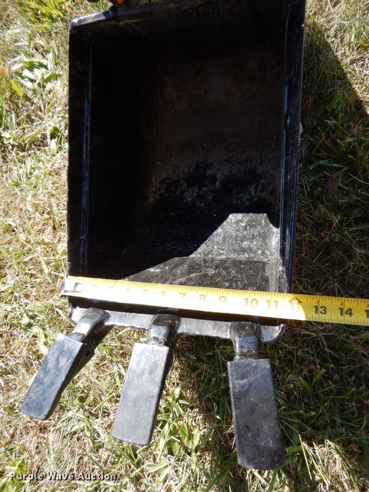 image for item JL9940 Vermeer B500  backhoe attachment