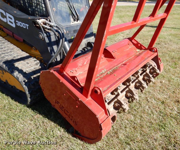 image for item JL9946 2013 JCB 300T  tracked skid steer loader