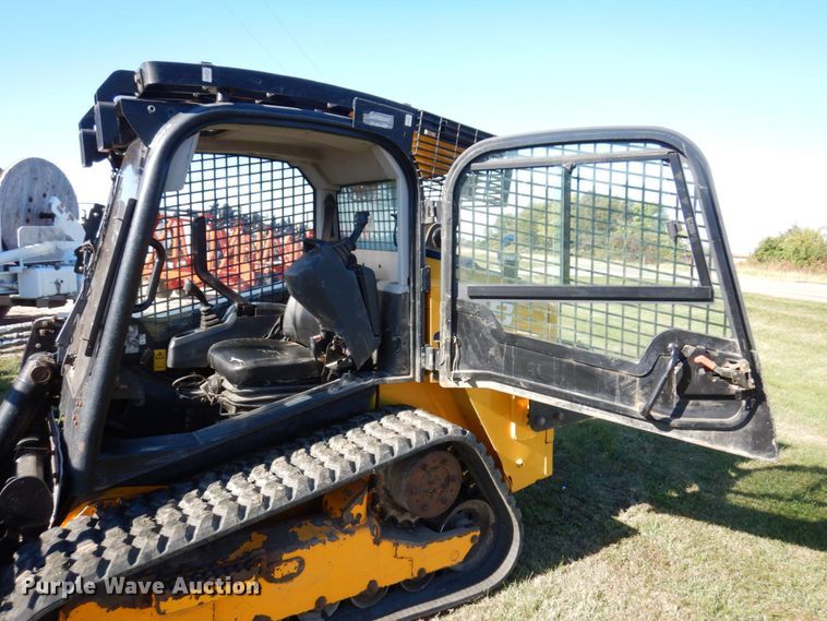 image for item JL9946 2013 JCB 300T  tracked skid steer loader