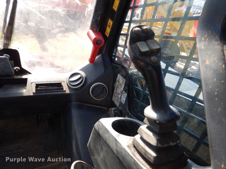 image for item JL9946 2013 JCB 300T  tracked skid steer loader