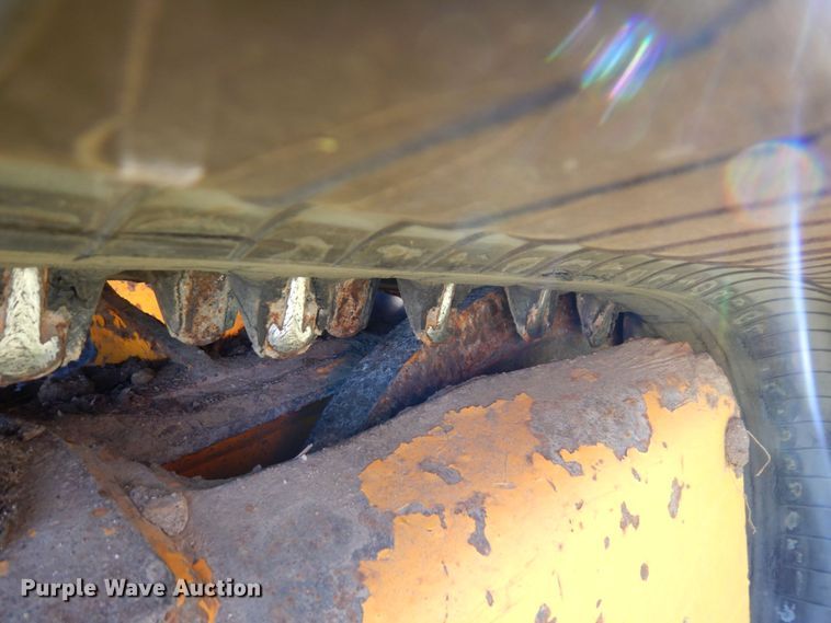 image for item JL9946 2013 JCB 300T  tracked skid steer loader