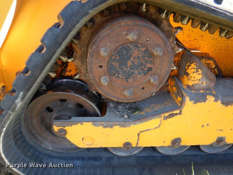 image for item JL9946 2013 JCB 300T  tracked skid steer loader