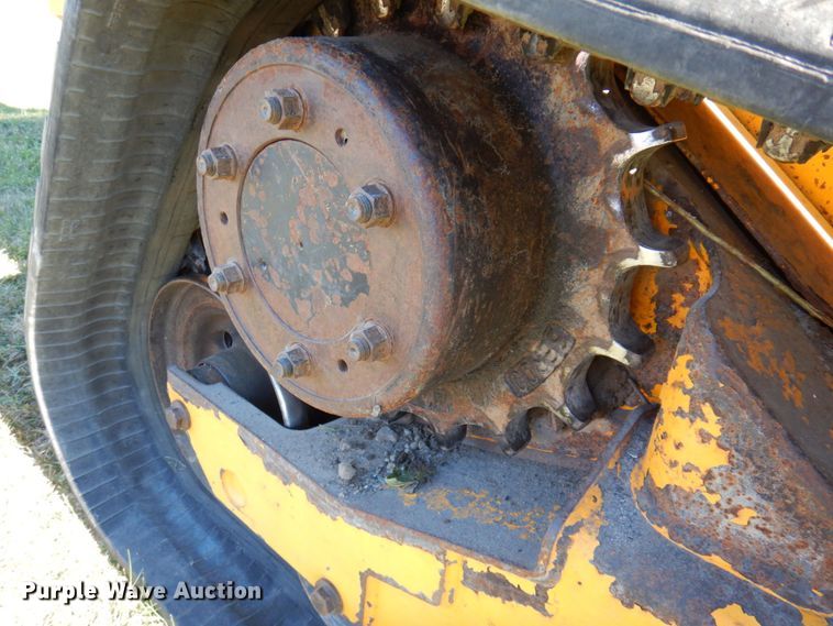 image for item JL9946 2013 JCB 300T  tracked skid steer loader