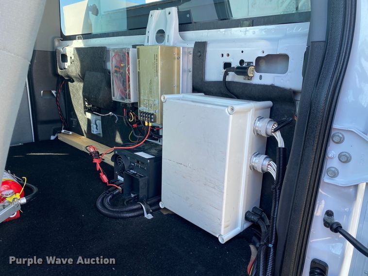 image for item JW9381 2011 Ford F350 Super Duty  SuperCab utility bed pickup truck