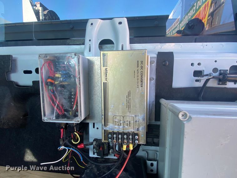 image for item JW9381 2011 Ford F350 Super Duty  SuperCab utility bed pickup truck