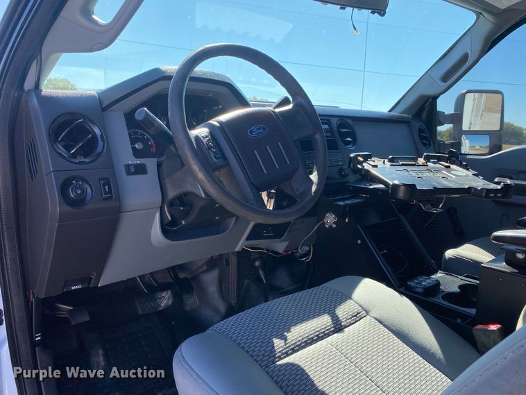 image for item JW9381 2011 Ford F350 Super Duty  SuperCab utility bed pickup truck