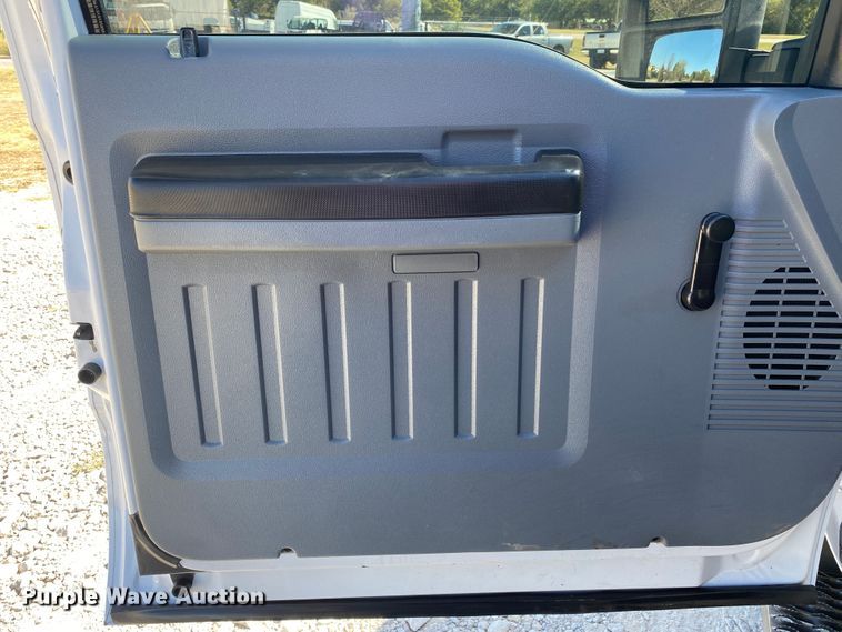 image for item JW9381 2011 Ford F350 Super Duty  SuperCab utility bed pickup truck