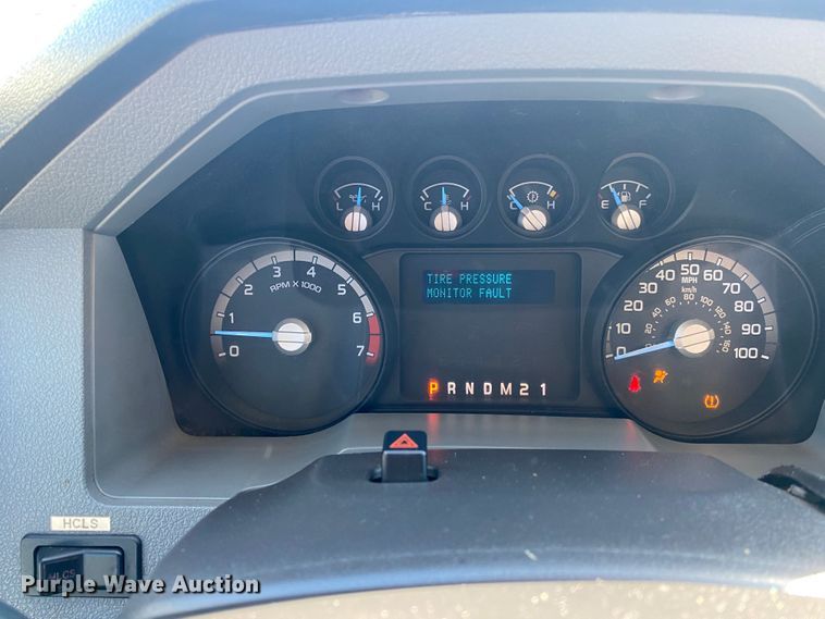 image for item JW9381 2011 Ford F350 Super Duty  SuperCab utility bed pickup truck